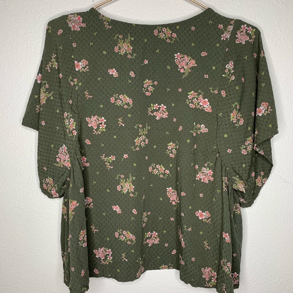 Lucky Brand Green Floral Crop Top - Picture 4 of 4